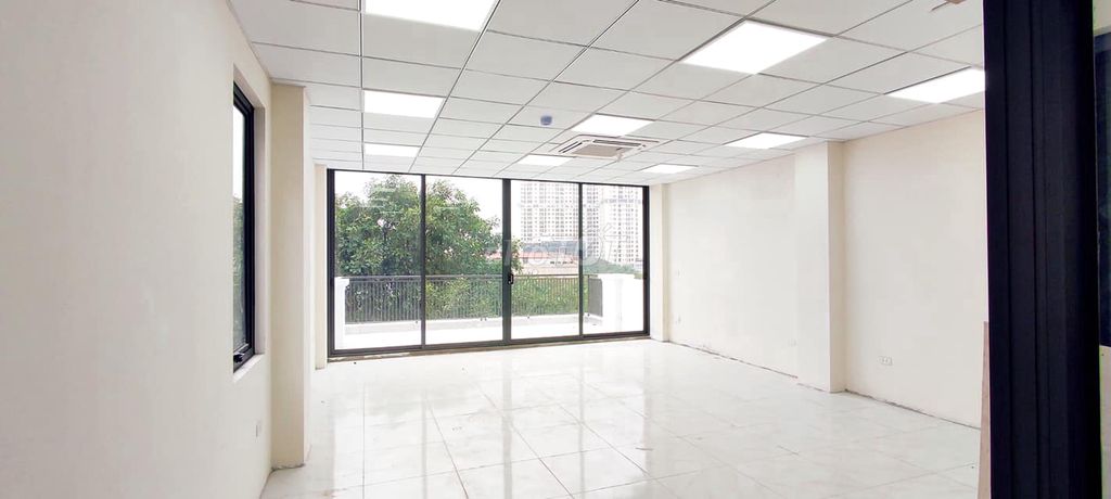 Cho thuê MBKD  hiện đại, ánh sáng nhiều,70m2 giá 15tr khu vực Đống Đa