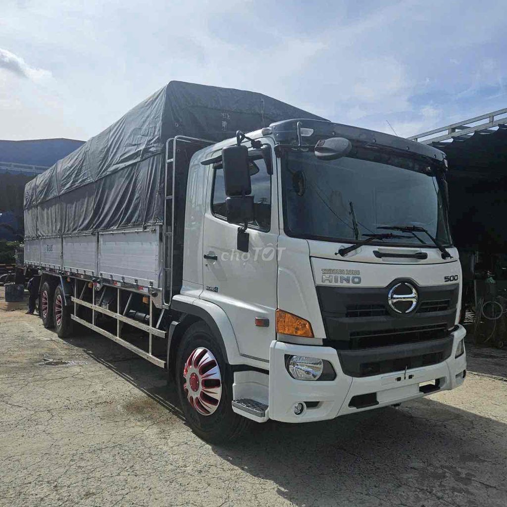 cần bán hino FL 3 chân 15t 218 thùng dài 9.4 m