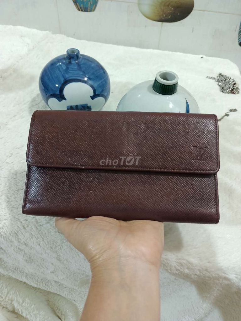Ví Louis Vuitton Unisex chất Da Taiga. Mua bán Túi xách tại Huyện Cai Lậy Tiền Giang được đăng bởi Phạm Ánh thanh lý hàng hiệu hình 1