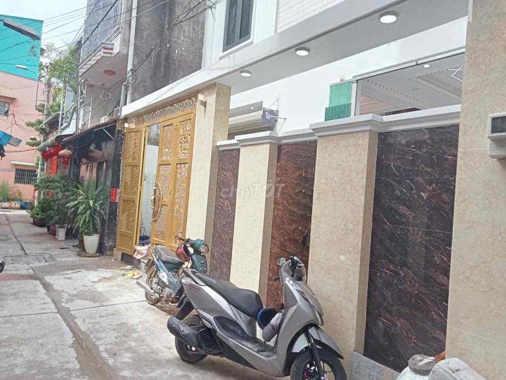 NHÀ 3,5 TẤM, MỚI XÂY , GIÁP Q6