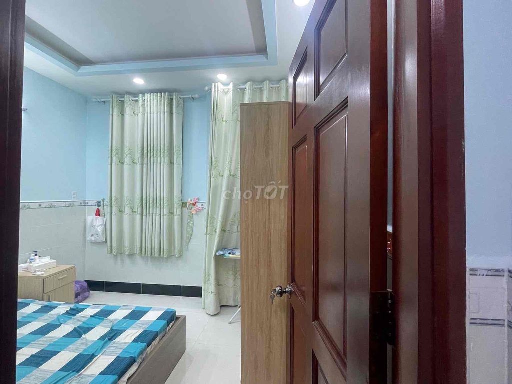 Аренда · 4 комн. · 31 м² · Quận 6, ул. Đường Phạm Văn Chí