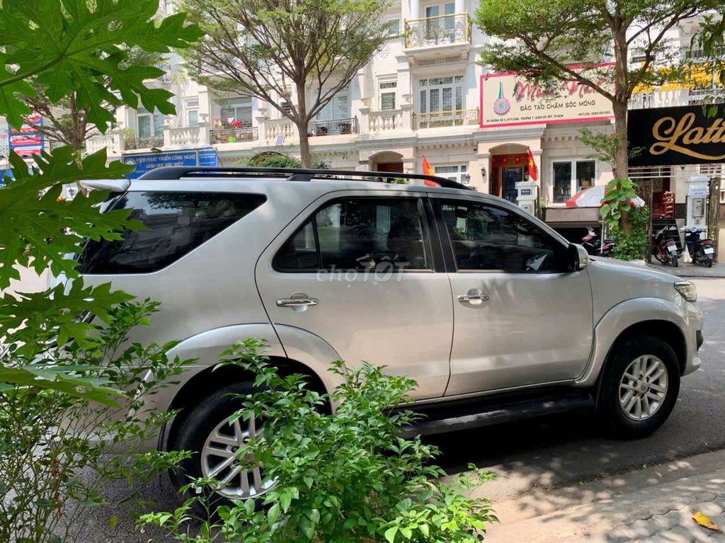 Bán xe đang sử dụng hiệu Toyota Fortuner bản V. Mua bán Ô tô tại Quận Gò Vấp Tp Hồ Chí Minh được đăng bởi Sáu Linh hình 3