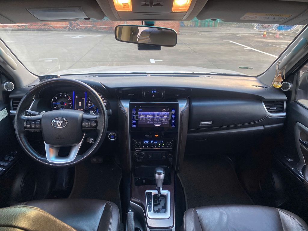 Toyota Fortuner 2019 2.8V 4x4 AT - 135000 km. Mua bán Ô tô tại Quận Bình Thạnh Tp Hồ Chí Minh được đăng bởi Toyota Sure hình 11