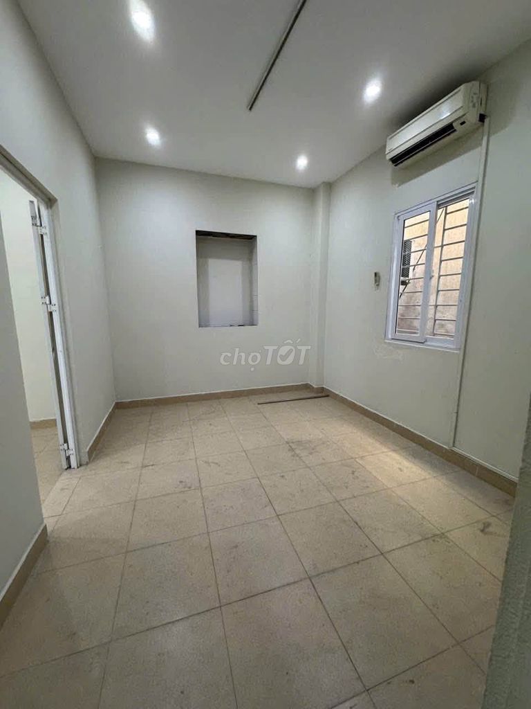 Дом целиком на улице Хоангхоатхам, Бадинь, 40 м² x 2 этажа
