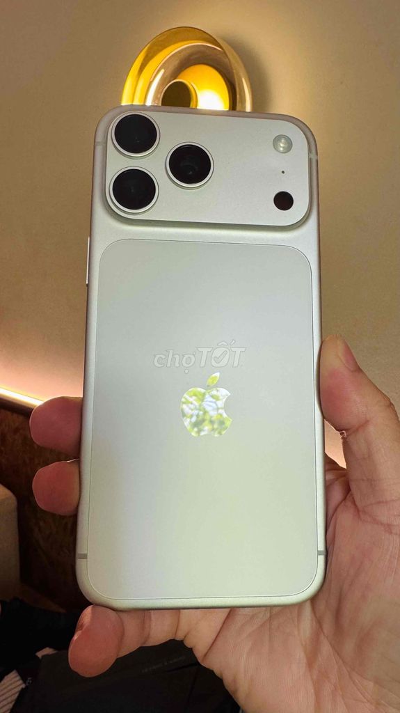 iPhone 17 Pro Max 256GB Trắng. Mua bán Điện thoại tại Quận Tân Phú Tp Hồ Chí Minh được đăng bởi Pi hình 1