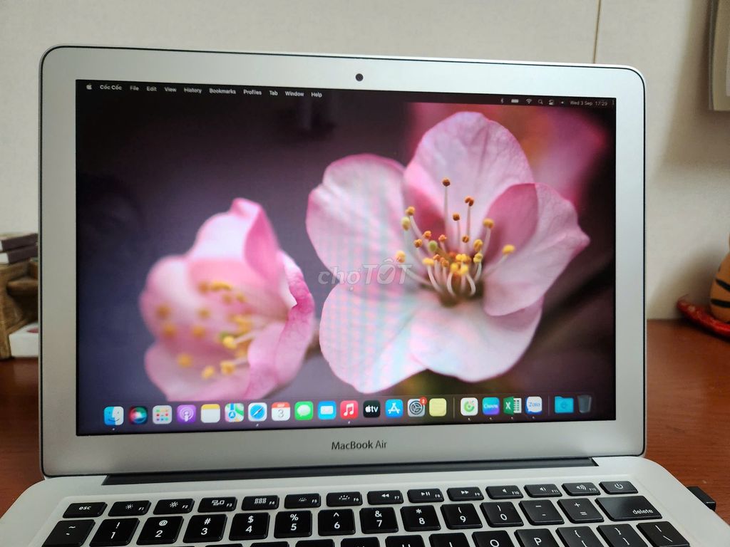 MacBook Air 2017 (A1466) - Bạc. Mua bán Laptop tại Quận 1 Tp Hồ Chí Minh được đăng bởi Xuân Vy hình 1