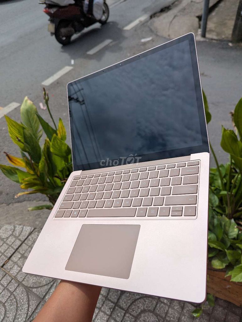 Microsoft Surface Laptop 3 i5-1035G7 8GB/256GB. Mua bán Laptop tại Thành phố Thủ Đức Tp Hồ Chí Minh được đăng bởi Công ty TNHH Dịch Vụ Ngọc Gia Bảo Computer hình 1