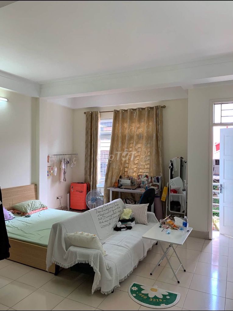 Cho thuê phòng 32m2, 4.5tr, 465 Đội Cấn, Ba Đình