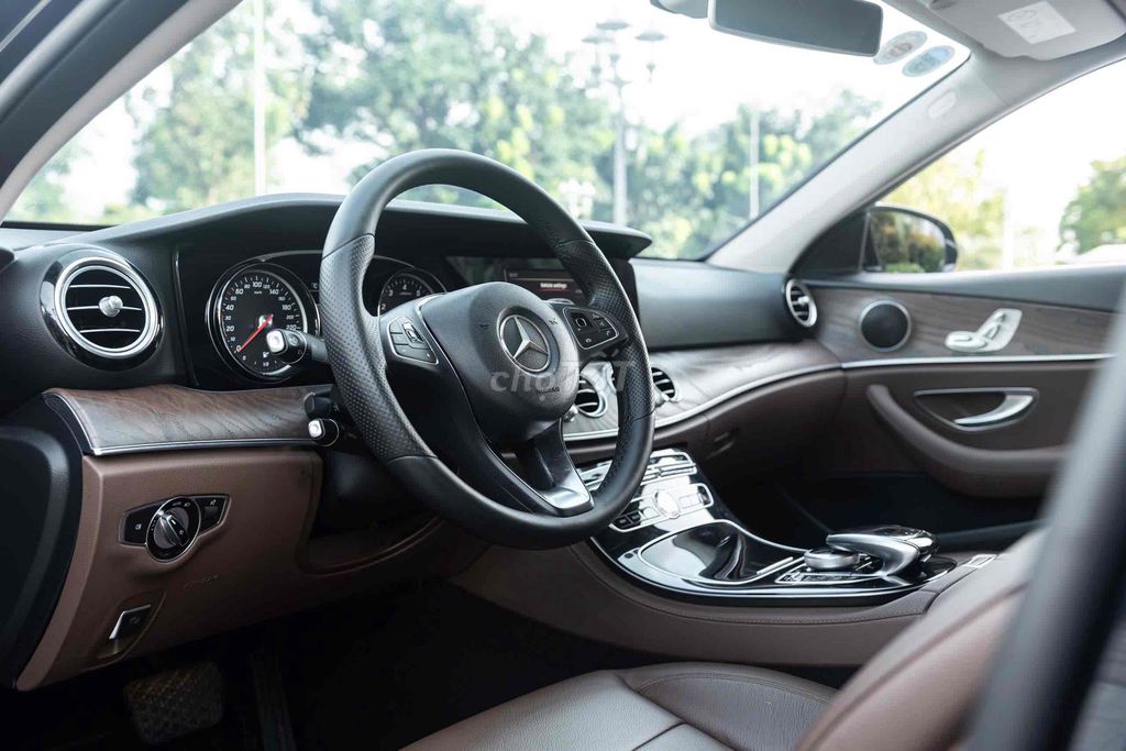 LONG ANH AUTO về Mercedes E200 model 2017. Mua bán Ô tô tại Quận 7 Tp Hồ Chí Minh được đăng bởi LongAnh AuTo  hình 14
