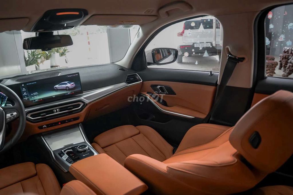 BMW 320i Sport Line LCI 2024 Trắng 12600 km. Mua bán Ô tô tại Quận 7 Tp Hồ Chí Minh được đăng bởi Hoàn Lee Xe Lướt hình 15