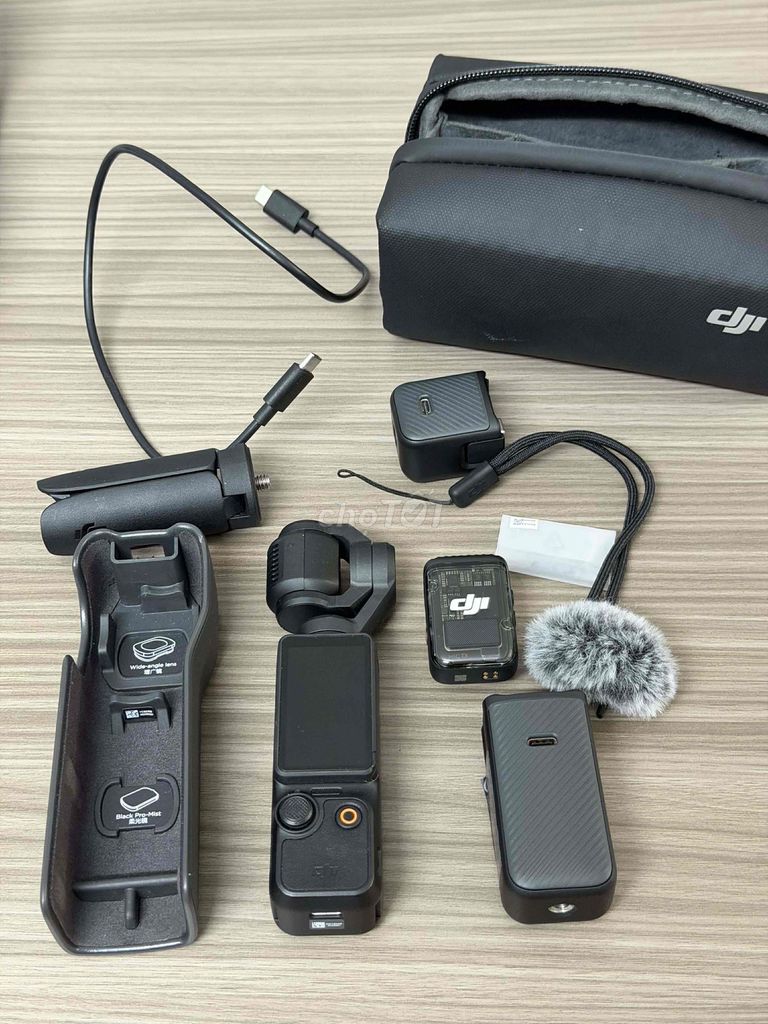 Máy quay phim DJI Pocket 3 Đen 128GB. Mua bán Máy ảnh, Máy quay tại Quận Liên Chiểu Đà Nẵng được đăng bởi Lê Văn Thống hình 1