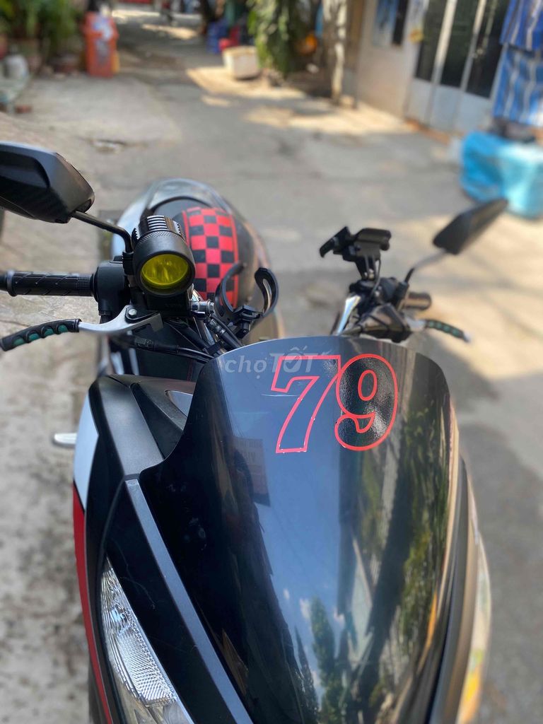 Honda PCX biển thần tài 79 chính chủ cực zin. Mua bán Xe máy tại Quận 8 Tp Hồ Chí Minh được đăng bởi Menly Gym hình 2
