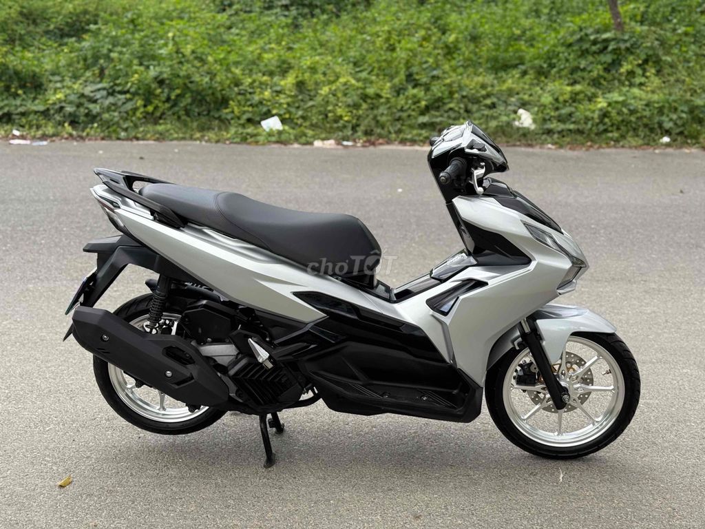 Honda Air Blade 2023 AB 2023 Bạc. Mua bán Xe máy tại Quận Liên Chiểu Đà Nẵng được đăng bởi Nhật Tình hình 4
