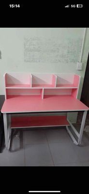 bàn làm việc có kệ sách. Mua bán Bàn ghế tại Quận Thanh Khê Đà Nẵng được đăng bởi Hoàng Thị Ngọc Ánh