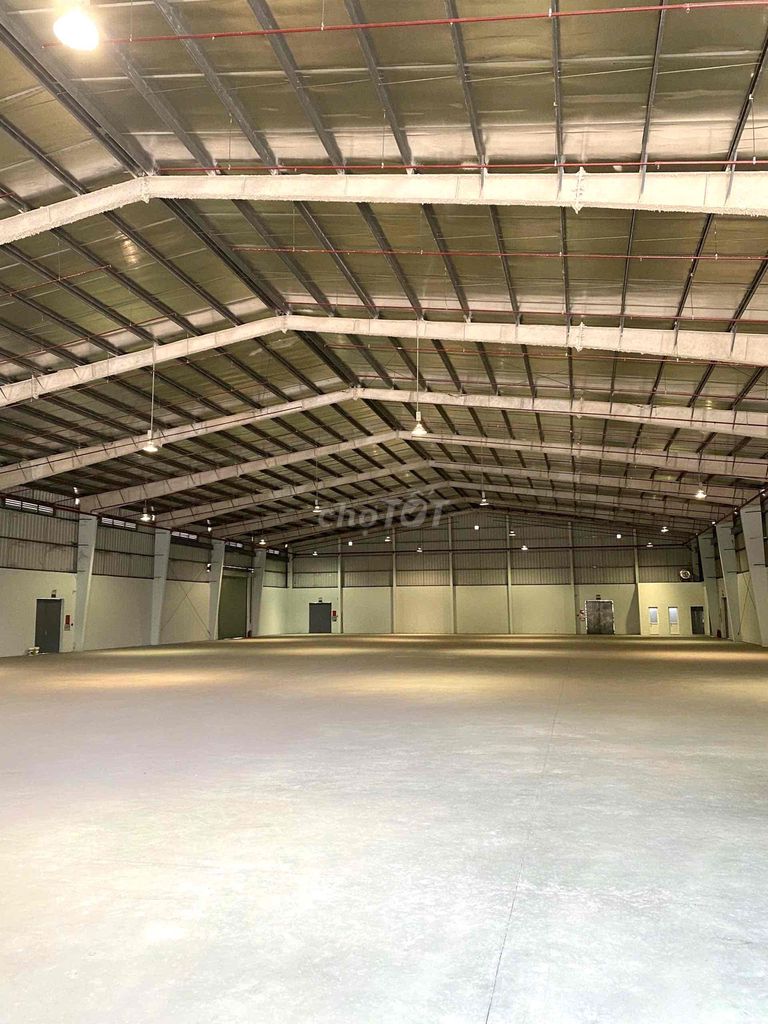 KHO XƯỞNG ĐẸP MỚI KENG Y HÌNH(2400m2)PCCC TỰ ĐỘNG,KCN TÂN TẠO