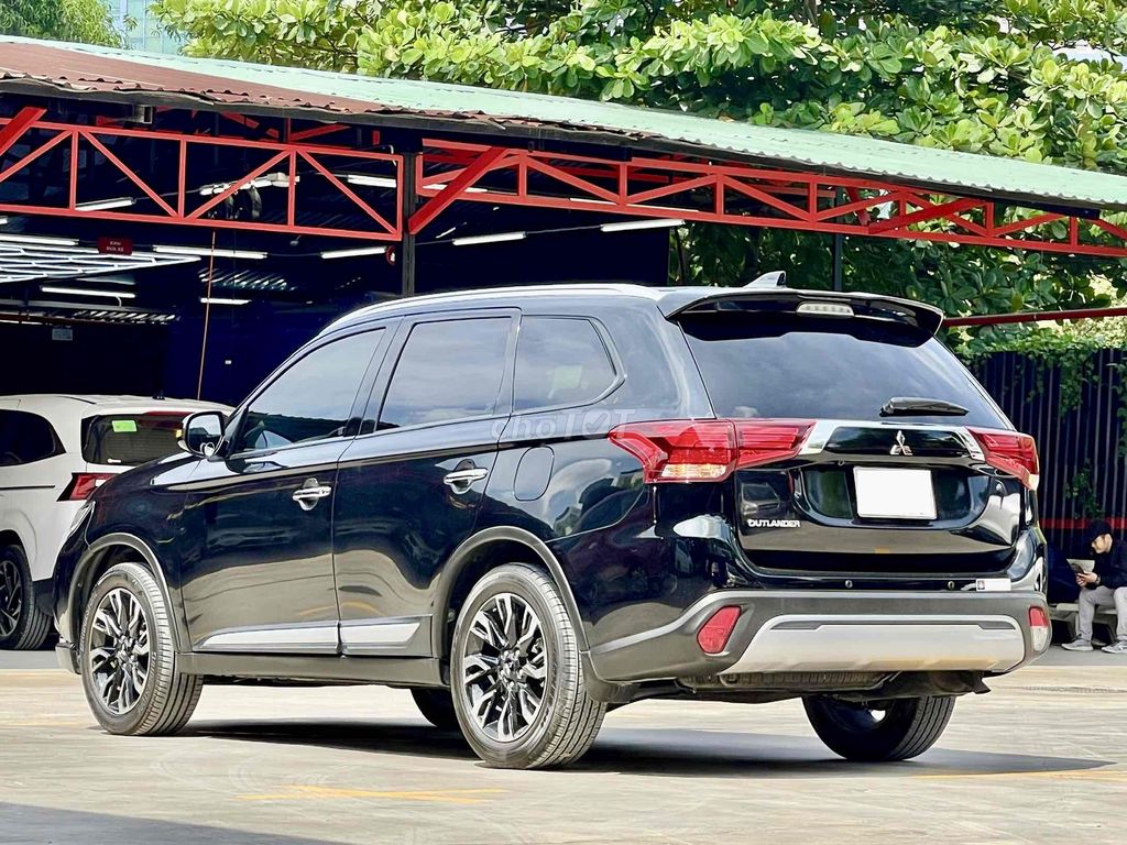 Outlander 2020 2.0 CVT - 22000km chủ đi ít giữ kỹ. Mua bán Ô tô tại Quận 8 Tp Hồ Chí Minh được đăng bởi Trường Nguyễn Chợ Tốt Xe Official Mall hình 4
