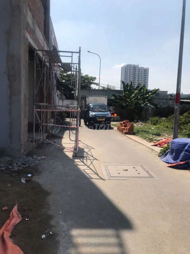 chỉ 4 tỷ 9 . đất 4 x 16m . đường xe hơi . p Phú Thuận .Q7