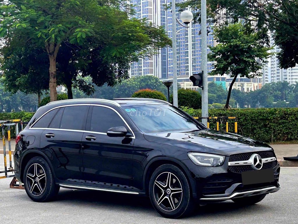 Mercedes GLC300 4Matic sx 2022 màu đen lướt đẹp. Mua bán Ô tô tại Quận Cầu Giấy Hà Nội được đăng bởi Cao Quý hình 2