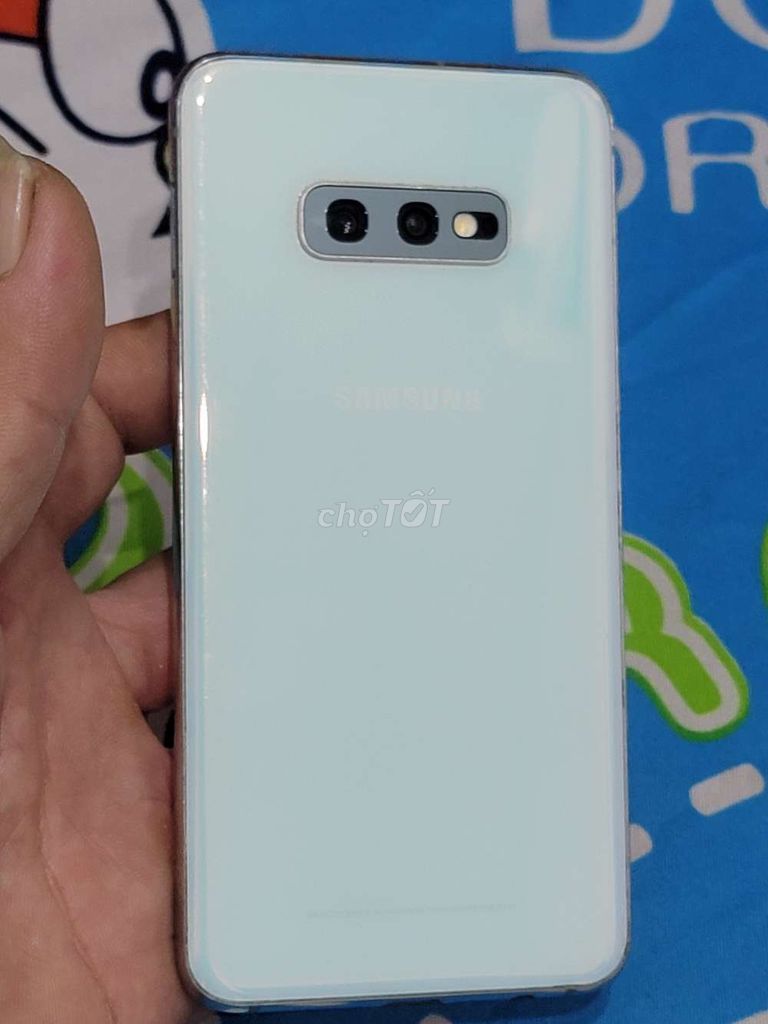 Samsung Galaxy S10e 128GB Trắng. Mua bán Điện thoại tại Thành phố Biên Hòa Đồng Nai được đăng bởi anh chị Em thiện chí gọi điện không tiếp tin nhắn thông cảm hình 1