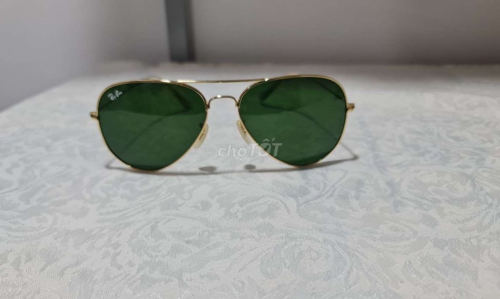 Kính Rayban màu xanh nõn chuối