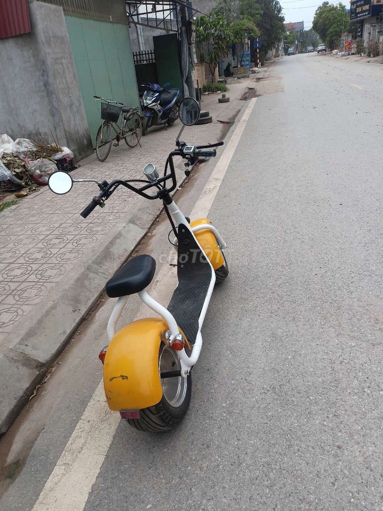 Xe máy điện Vàng, Trắng Đã sử dụng. Mua bán Xe điện tại Quận Hoàng Mai Hà Nội được đăng bởi lâm hình 4