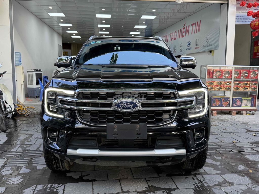 Ford Everest Titanium 2024 4x4 Plus 50000 км Черный
