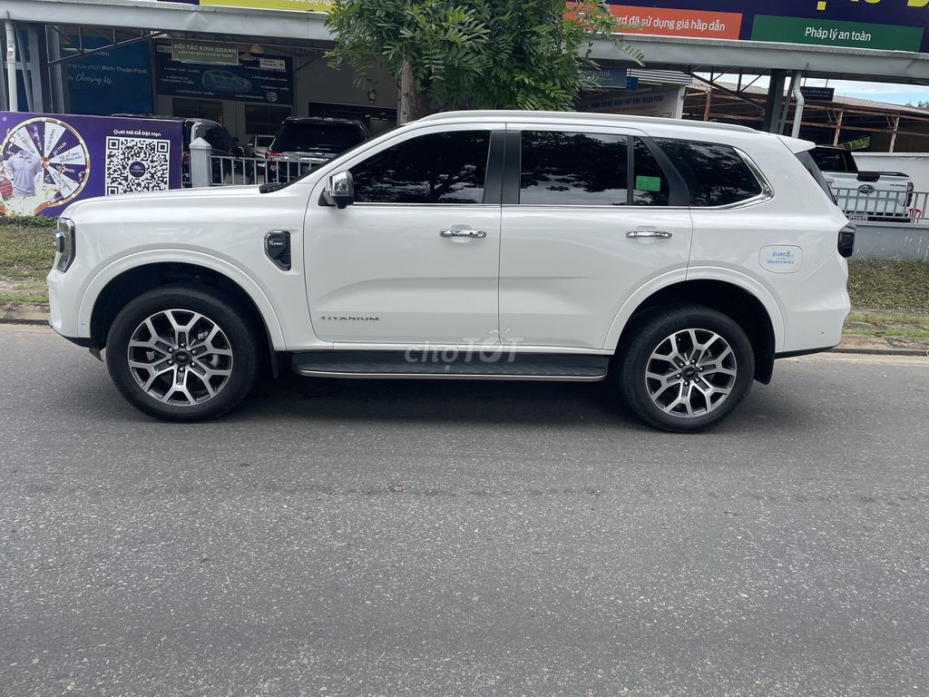 Ford Everest 2023 Titanium+ 2.0 AT 4x4 - 35000 km. Mua bán Ô tô tại Thành phố Phan Thiết Bình Thuận được đăng bởi Nhựt hình 5
