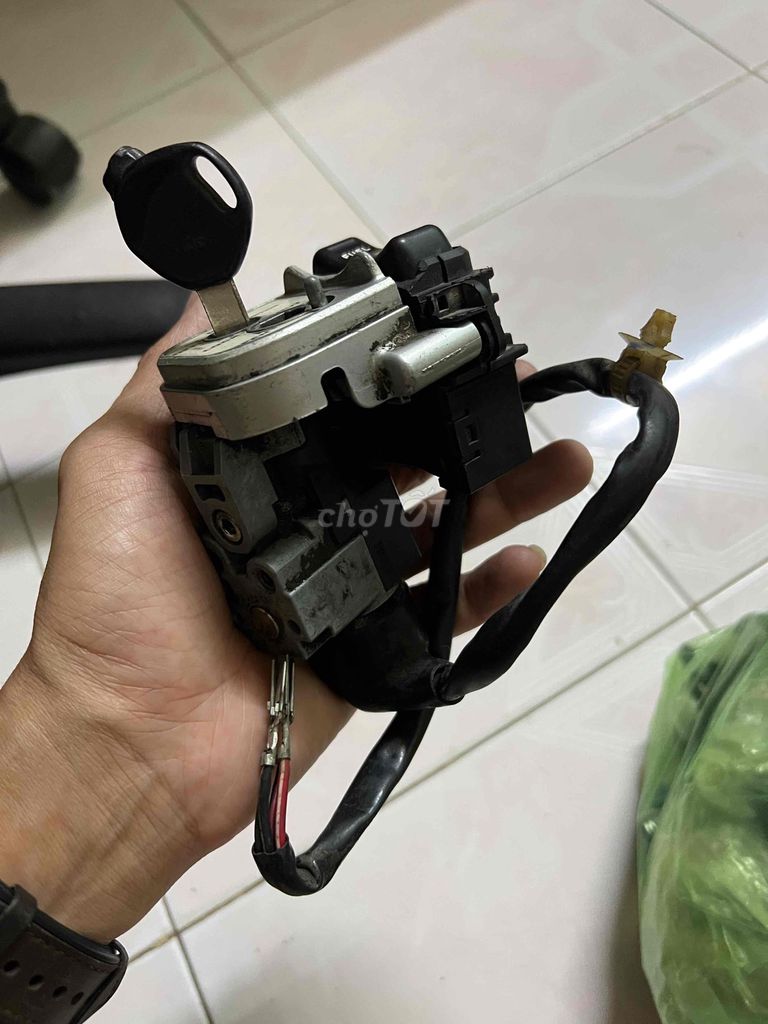 Khoá zin Ex150, Khoá AB2013, Khoá SH203, Phuộc…. Mua bán Phụ tùng xe tại Thành phố Biên Hòa Đồng Nai được đăng bởi Hùng Lê hình 2