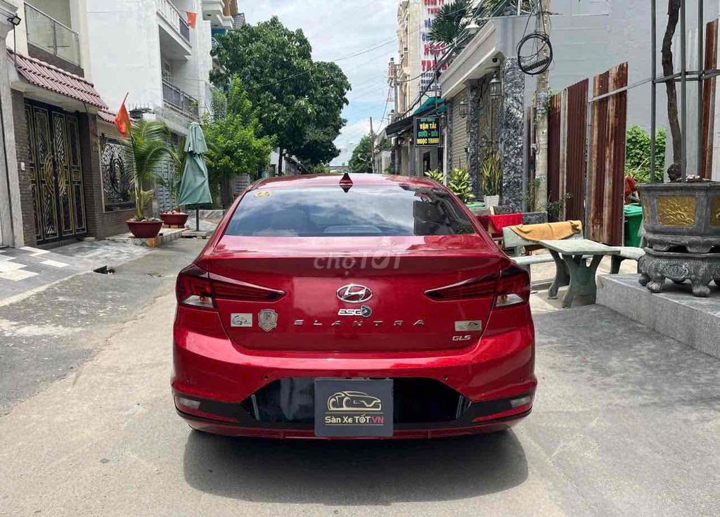 Hyundai Elantra 2019 2.0AT - 82000 km. Mua bán Ô tô tại Quận 12 Tp Hồ Chí Minh được đăng bởi HA hình 4