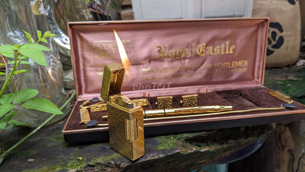 Set Royal SMORD CASTLE mạ vàng 18k. Gõ búa