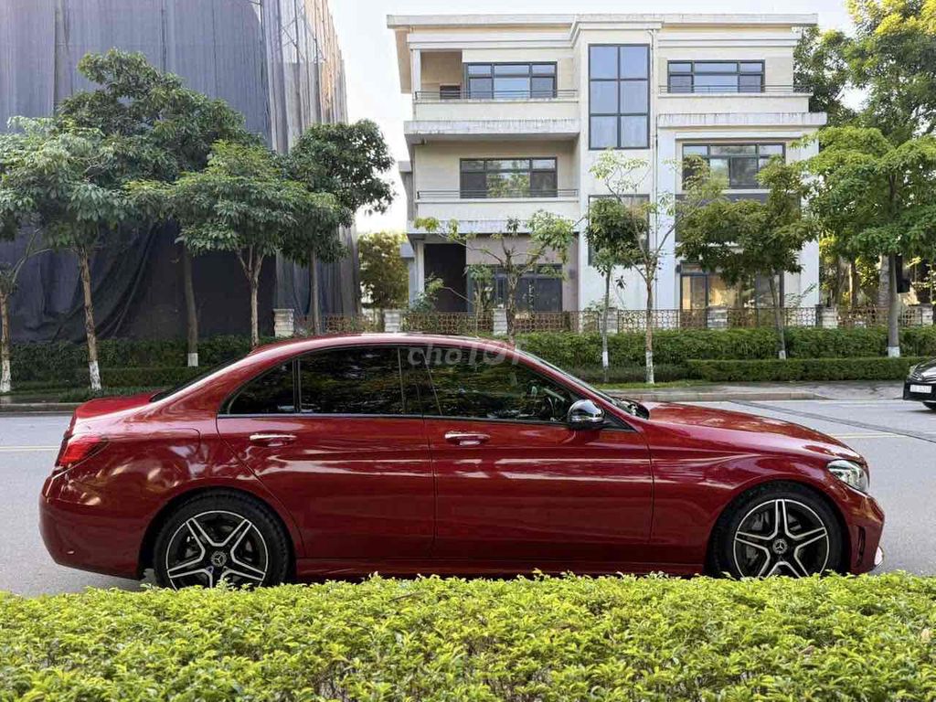 Mercedes Benz C Class 2020 C300 AMG - 56000 km-Vip. Mua bán Ô tô tại Quận Cầu Giấy Hà Nội được đăng bởi TRUNG HIẾU AUTO hình 5