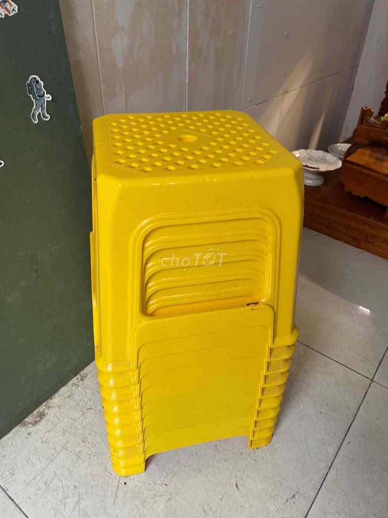 Ghế đẩu Duy Tân Nhựa Vàng. Mua bán Bàn ghế tại Thành phố Vũng Tàu Bà Rịa - Vũng Tàu được đăng bởi Aquafini hình 1