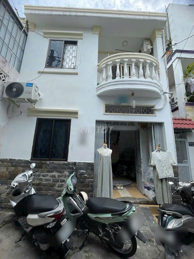 Аренда · 4 комн. · 90 м² · Quận Bình Thạnh, ул. Đường Chu Văn An