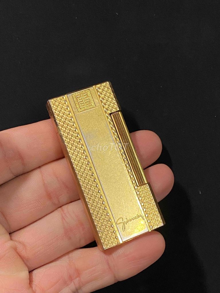 givenchy lighter gas đá Japan .