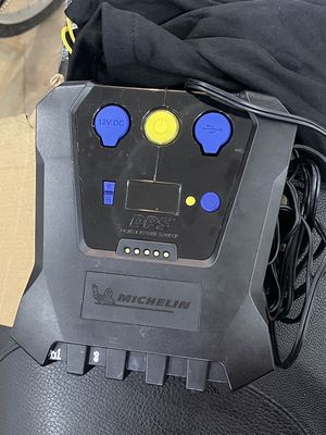 Bơm lốp xe Michelin 12V DC Đen. Mua bán Phụ tùng xe tại Quận Hoàng Mai Hà Nội được đăng bởi Tùng Vinhomes