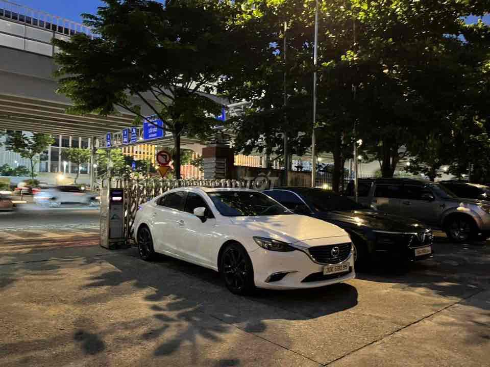 Mazda 6 2017 2.0L Premium - 97000 km. Mua bán Ô tô tại Quận Bắc Từ Liêm Hà Nội được đăng bởi Phạm Xuân Phú hình 7