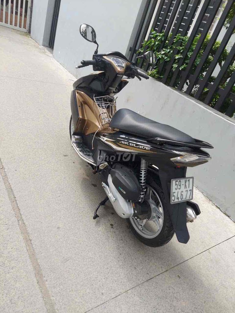 Honda Air Blade 2013 золотистый