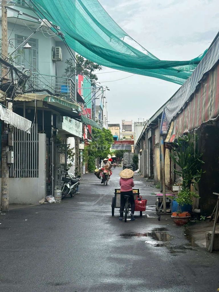Аренда · 4 комн. · 54 м² · Quận 6, ул. Đường Hậu Giang