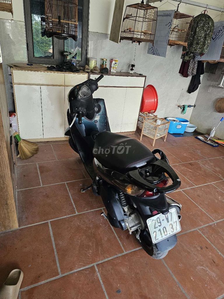 Xe nhà ko dùng cần bán.nhập ý ,kim phun điện tử ,. Mua bán Xe máy tại Huyện Đông Anh Hà Nội được đăng bởi Quang Hoang hình 3
