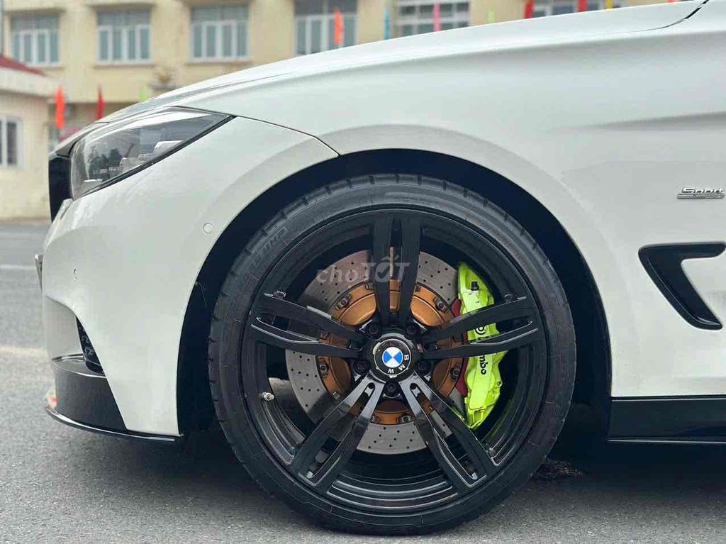 BMW 3 Series 2016 320i GT - 70000 km. Mua bán Ô tô tại Quận Gò Vấp Tp Hồ Chí Minh được đăng bởi nguyễn quốc trinh hình 4