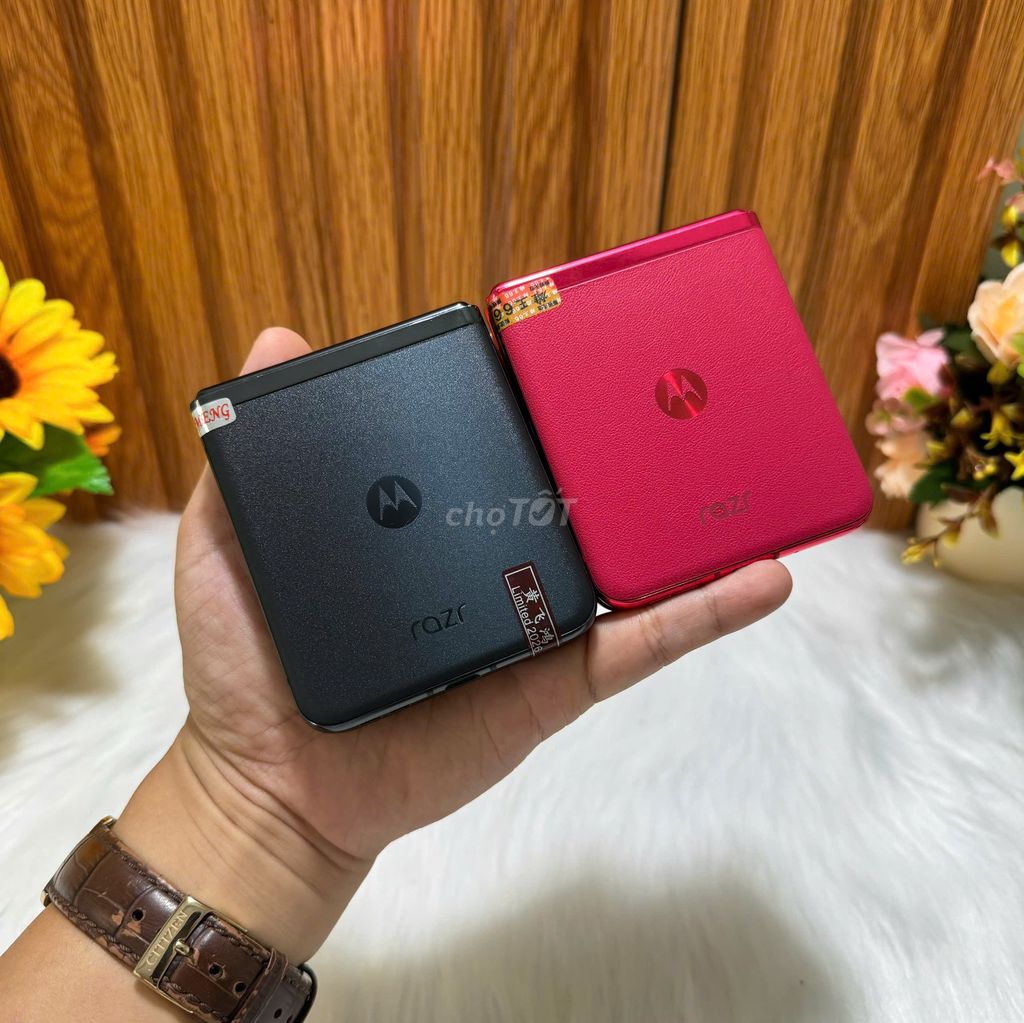 Motorola Razr 40 Ultra Quốc tế (8GB-256GB) Zin Đẹp. Mua bán Điện thoại tại Quận Gò Vấp Tp Hồ Chí Minh được đăng bởi Di Động Vũ Hà hình 1