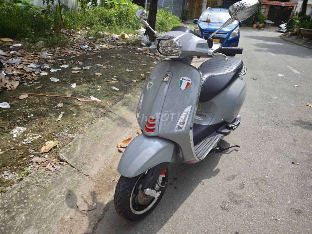 Piaggio Vespa Sprint Xám 13.000 km Đã sử dụng. Mua bán Xe máy tại Quận Bình Tân Tp Hồ Chí Minh được đăng bởi Nguyễn Kim Hồng hình 1