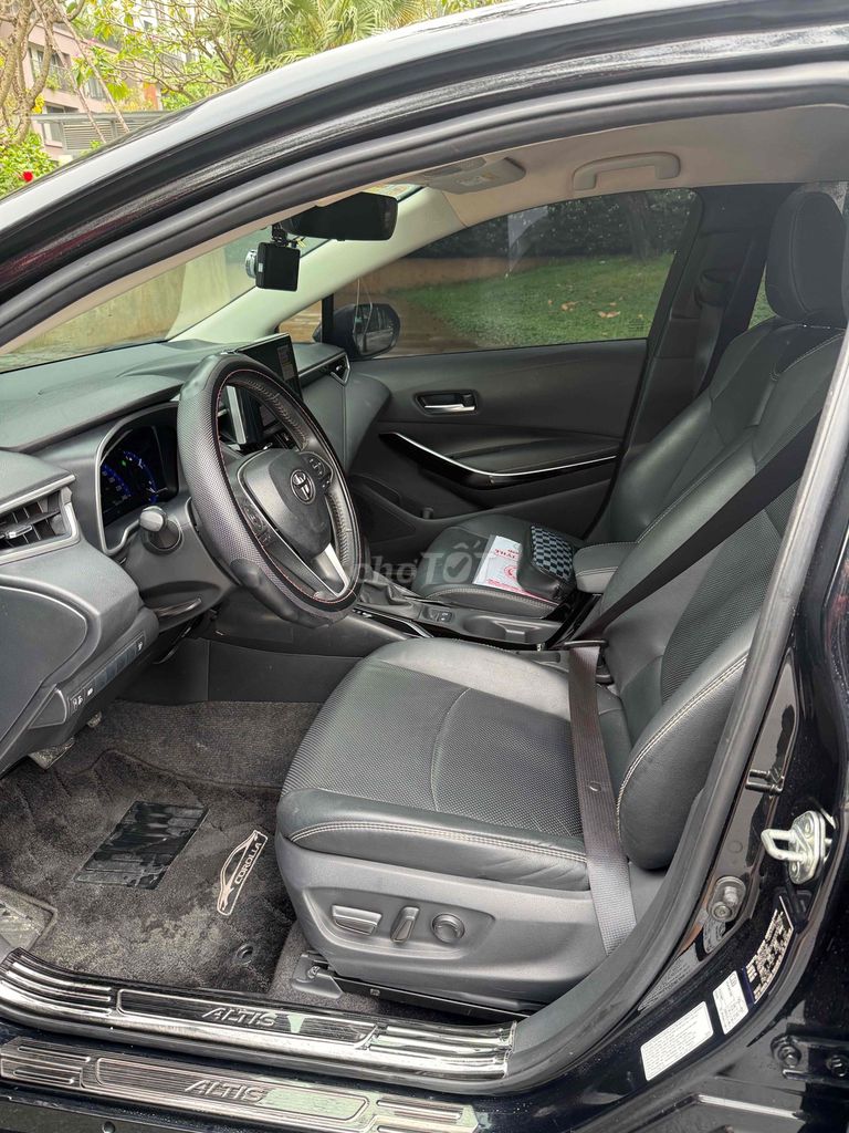 Toyota Altis Hybrid Đen 42000 km. Mua bán Ô tô tại Quận 12 Tp Hồ Chí Minh được đăng bởi hoang  hình 4