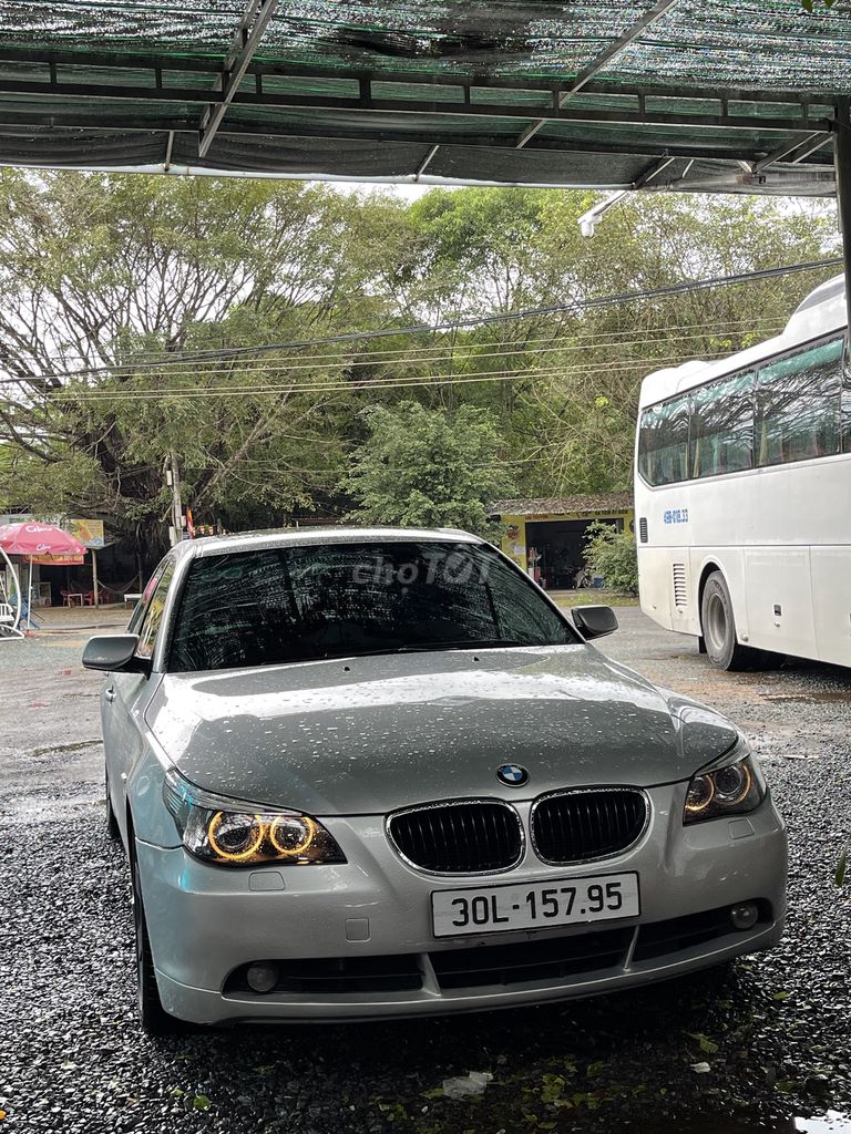 BMW 5 Series 2004 - 12345 km