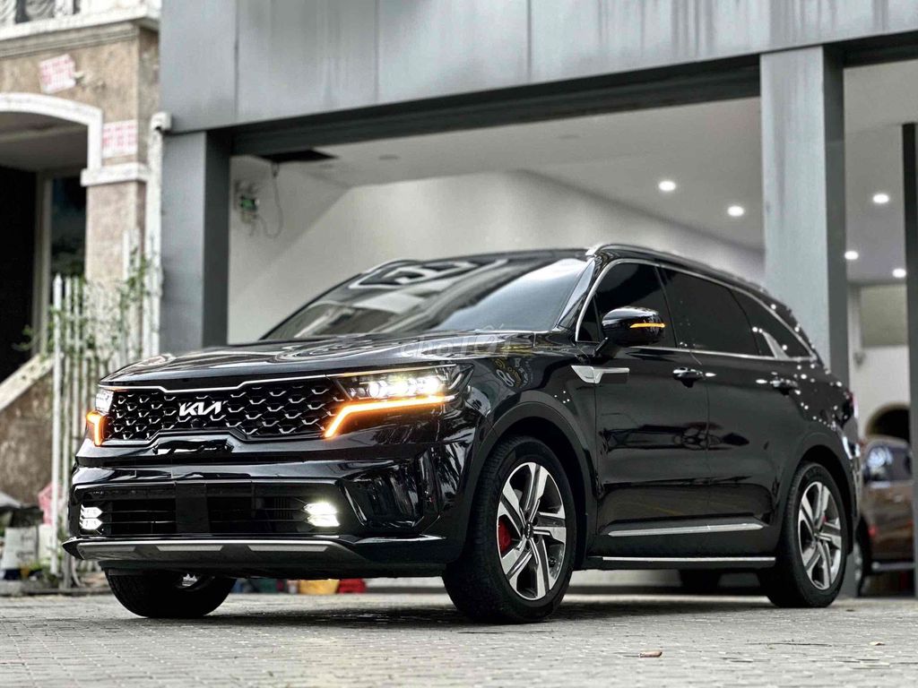 Практически новый KIA NEW SORENTO SIGNATURE 2.2D AWD 2024