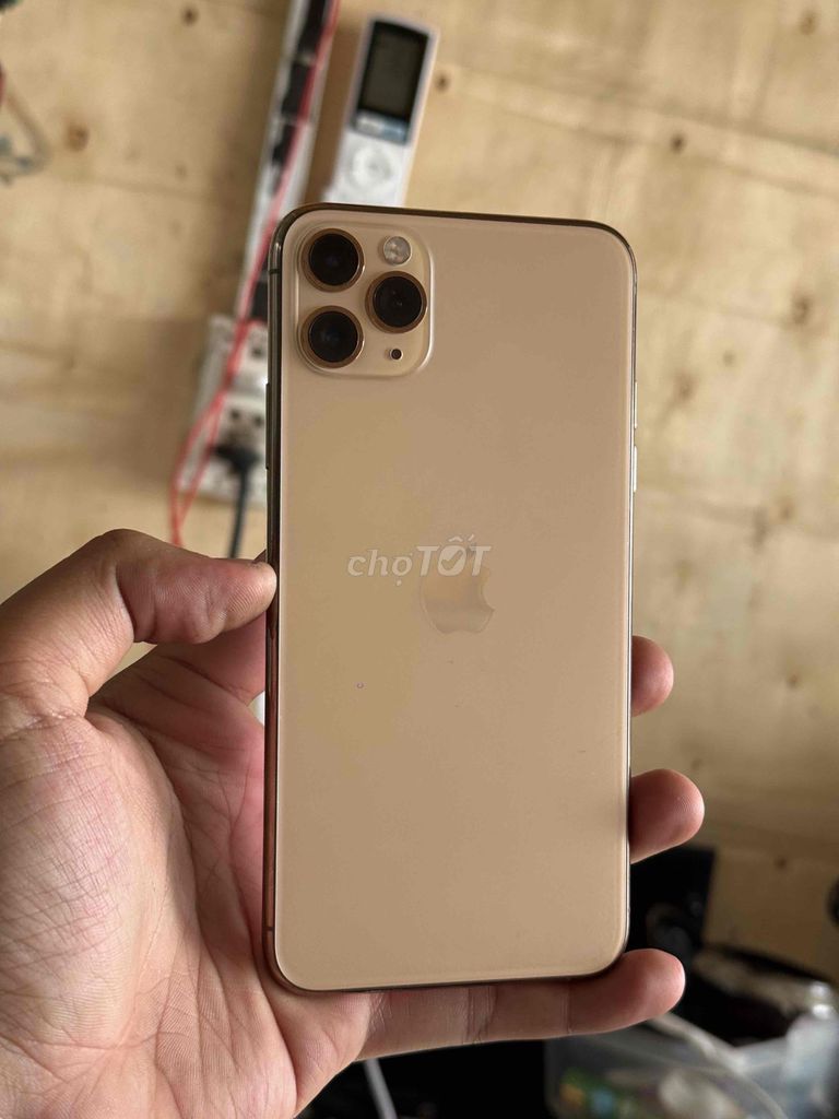 Apple iPhone 11 Pro Max 64GB Vàng Đã thay pin. Mua bán Điện thoại tại Thị xã Tân Uyên Bình Dương được đăng bởi Mạnh Quỳnh Mobile hình 1