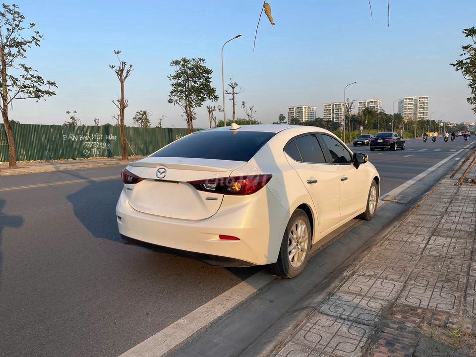Chính chủ bán Mazda 3 2016 1.5 AT Sedan - 8v km. Mua bán Ô tô tại Quận Long Biên Hà Nội được đăng bởi Lê Quang hải hình 4