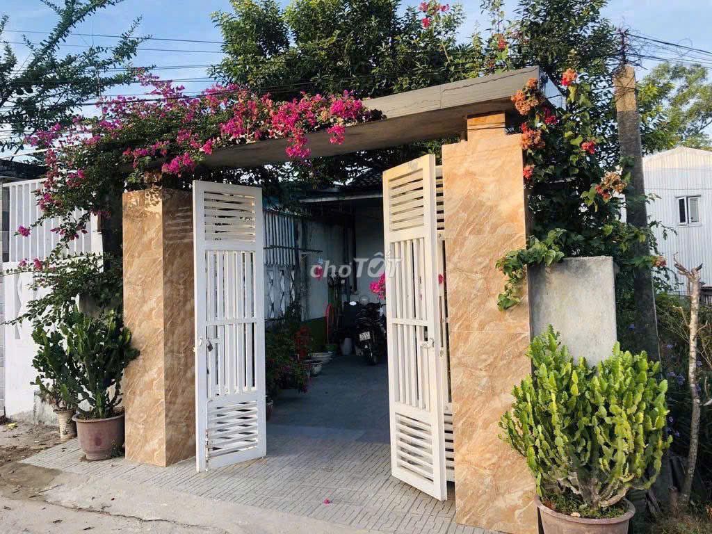 Cô chú đi nước ngoài, cần bán căn nhà cấp 4 Ngay UB Phường Tân Triều