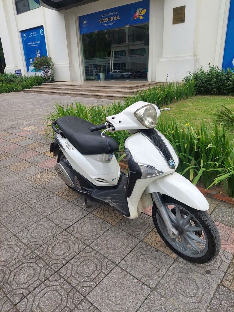 Bán xe Piaggio Libertyie mầu trắng chính chủ. Mua bán Xe máy tại Quận Hoàng Mai Hà Nội được đăng bởi Nguyễn Hải Quỳnh hình 3