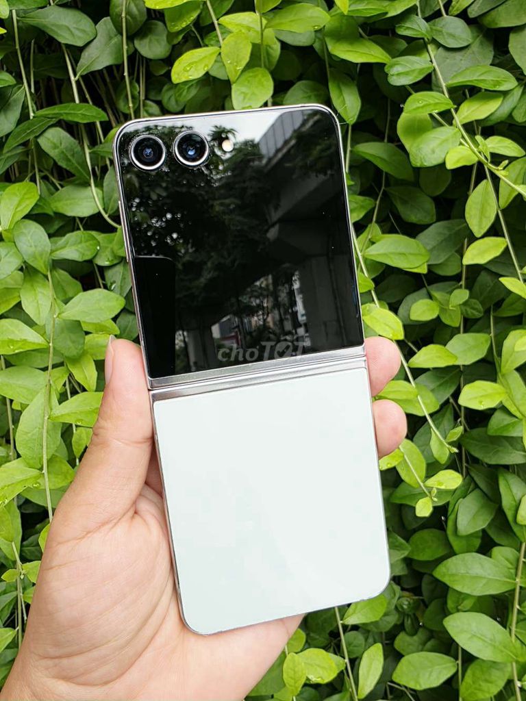 Samsung Z Flip5 5G 512GB SSVN 2 SIM ZIN ĐẸP 99%. Mua bán Điện thoại tại Quận Đống Đa Hà Nội được đăng bởi HƯNG PHÁT Mobile hình 1